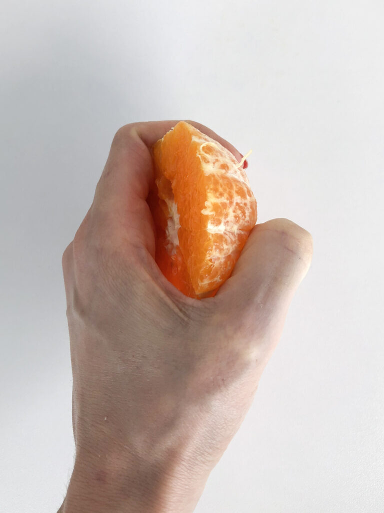 como oferecer tangerina ao bebe
