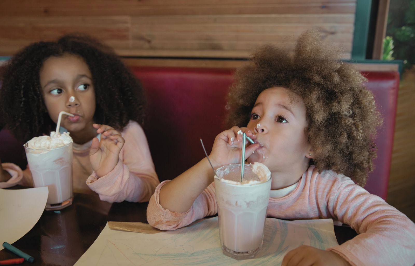 5 dicas para entreter e manter as crianças na mesa do restaurante