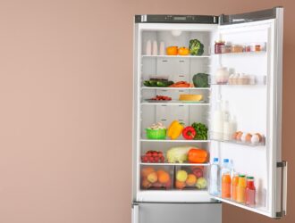 Como organizar os alimentos na geladeira em 5 dicas