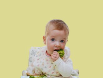 8 alimentos que ajudam a soltar o intestino do bebê