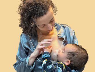 Como lidar com palpites sobre amamentação de bebê APLV