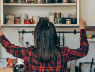 Como se organizar na cozinha: 4 dicas práticas para poupar tempo