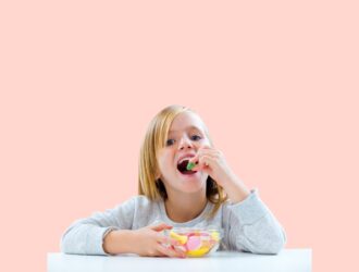 Como reduzir o consumo de açúcar das crianças de forma saudável