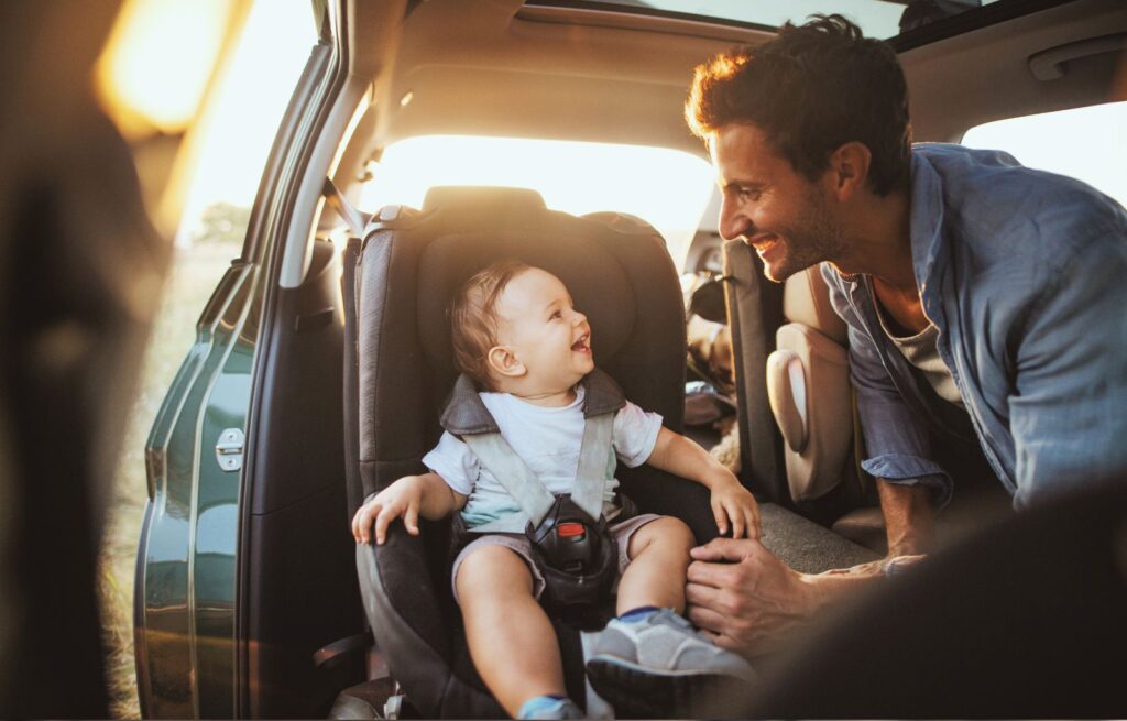 Viajar com bebê na introdução alimentar: 6 dicas essenciais e o que levar