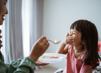 'Meu filho não come nada!' Como lidar com esse desafio
