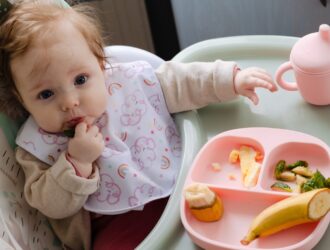 Como começar a introdução alimentar do bebê em 5 dicas