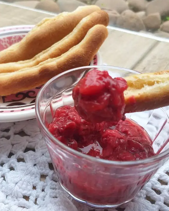 Pastinha para pão do bebê - Geleia caseira