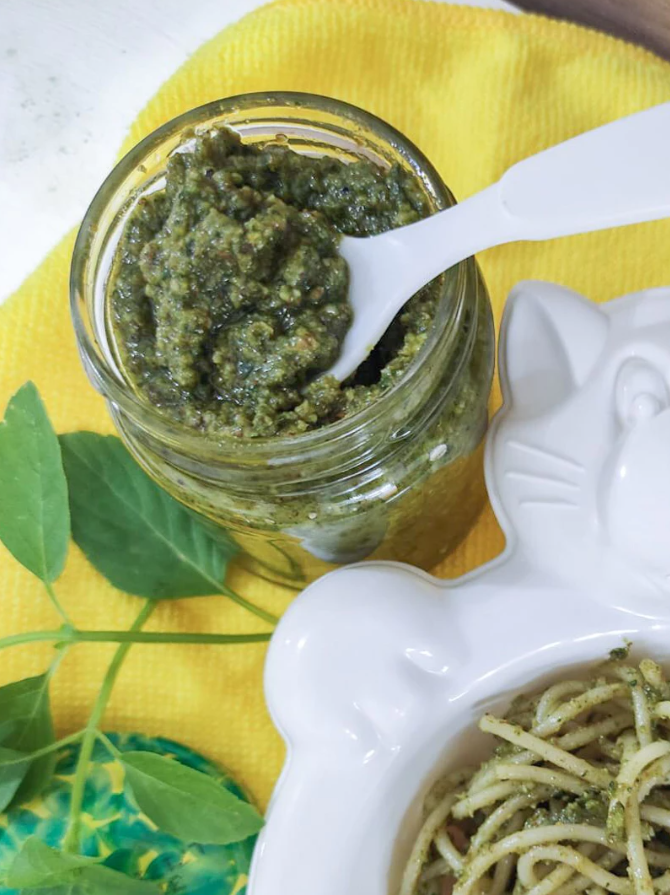 Pastinha para pão do bebê - Pesto