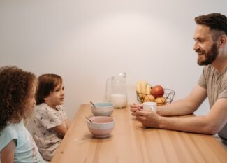 20+ frases de alimentação saudável para inspirar as crianças a comer bem