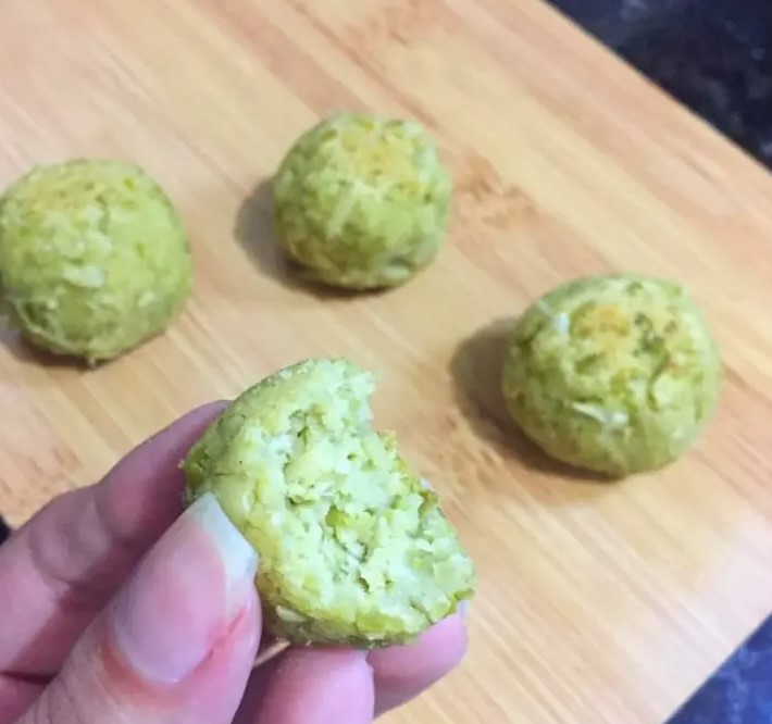 Receitas sem ovo para bebê - Bolinho de ervilha