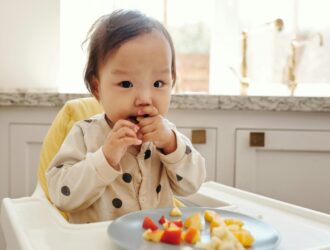 Descubra os alimentos que ajudam no desenvolvimento do bebê