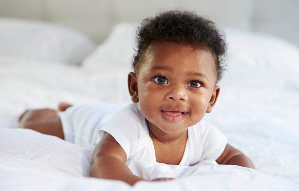 Sentar sem apoio: descubra se o bebê está pronto para comer 2 Sentar sem apoio - Tummy Time