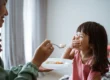 5 frases que atrapalham a alimentação infantil