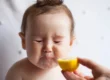 Bebê faz careta para comer: ele não gostou mesmo?