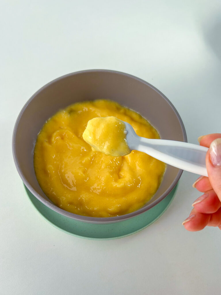 Café da manhã do bebê - Mousse gelada de manga