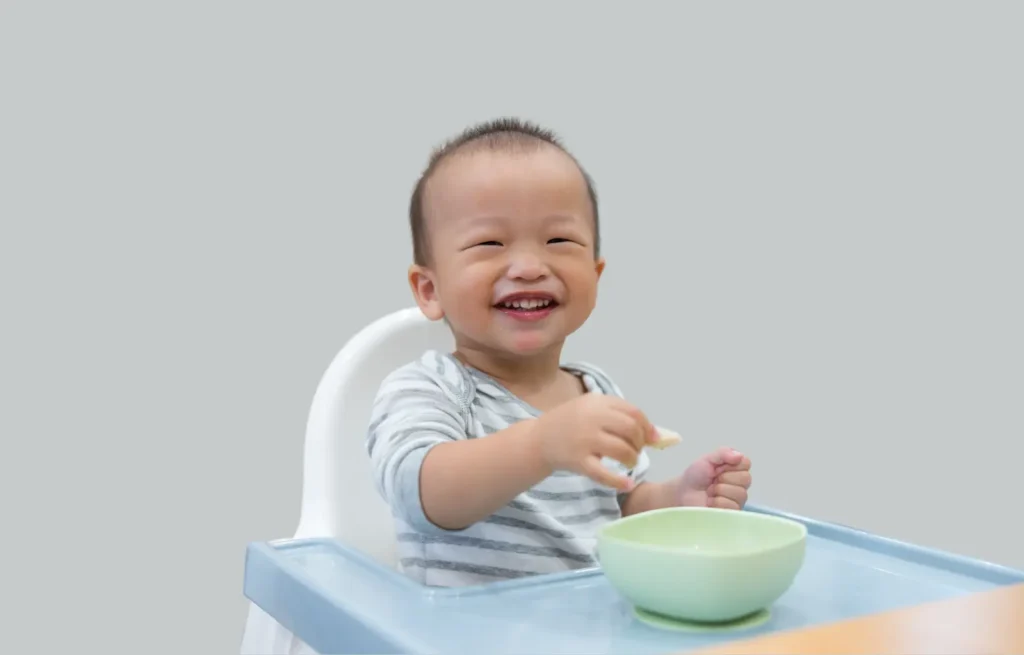 Menos controle, mais vínculo: autorregulação alimentar do bebê
