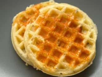 Pão de queijo de waffle para bebê: receita fácil e rápida
