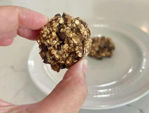 Cardápio saudável para o dia das crianças: 19 sugestões sem açúcar 7 Cookies de banana com gotas de chocolate